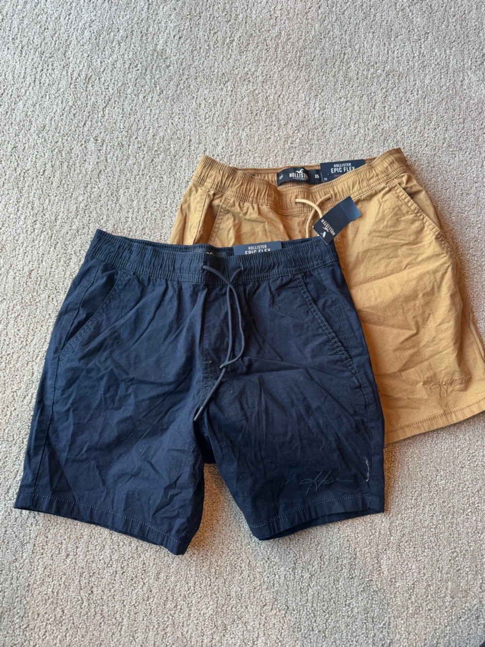 Hollister Men's Epic Flex Jogger Shorts in Mustard